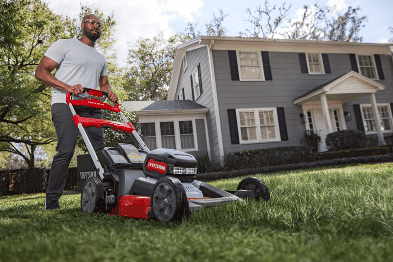 CRAFTSMAN 2xV20* BRUSHLESS RP™ Lawn Mower in use