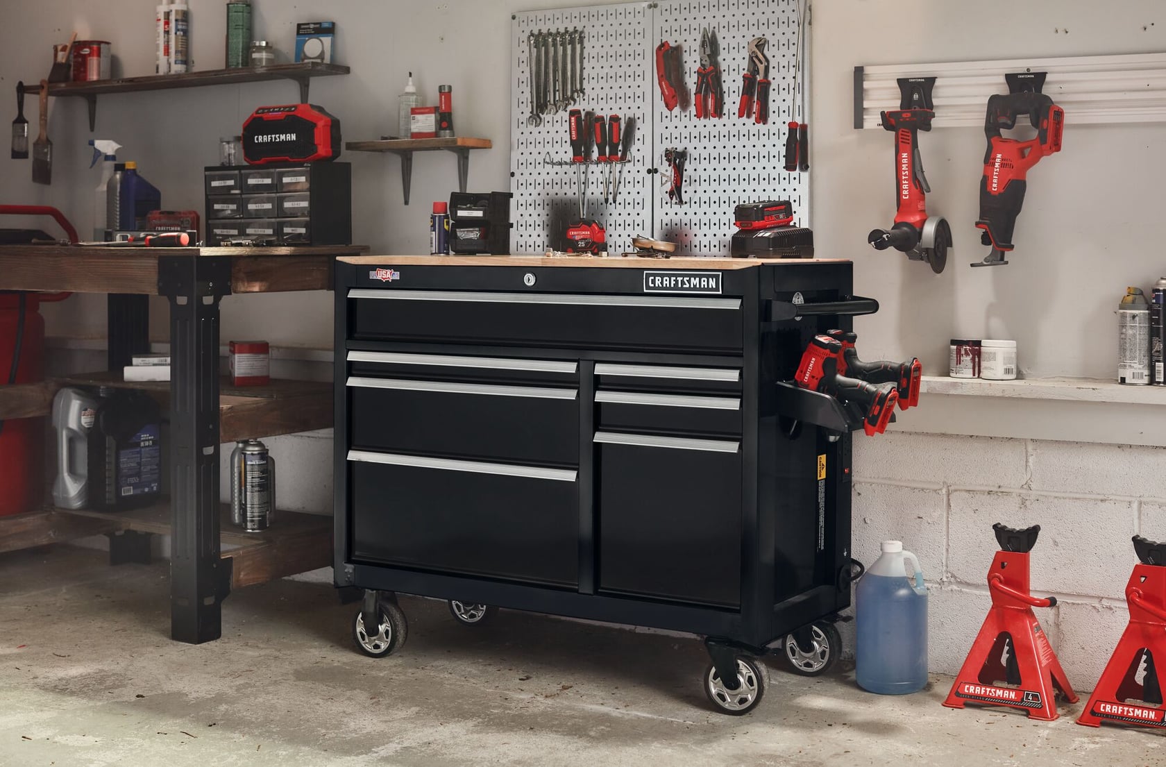 View of CRAFTSMAN Storage: Workstation in environment