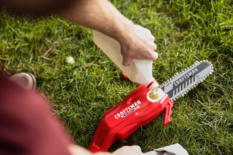 Filling oil in CRAFTSMAN V20 BRUSHLESS RP Pole Saw 