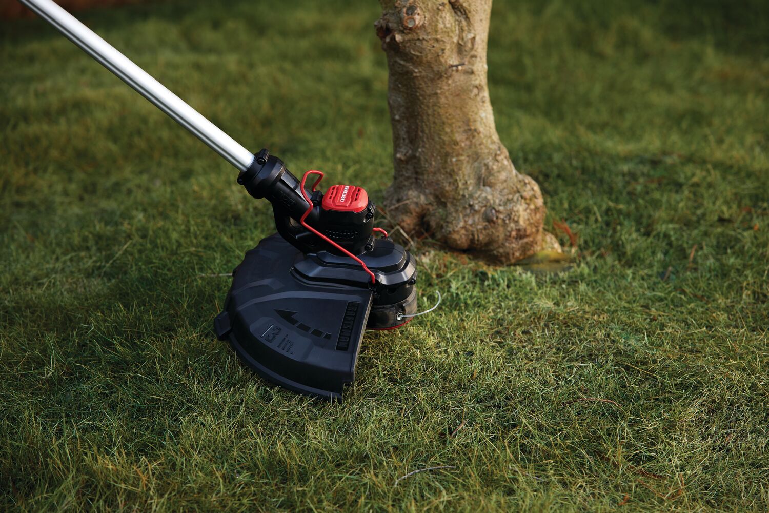 13 inch cutting swath feature of 20 volt weedwacker 13 inch cordless string trimmer and edger with automatic feed kit.