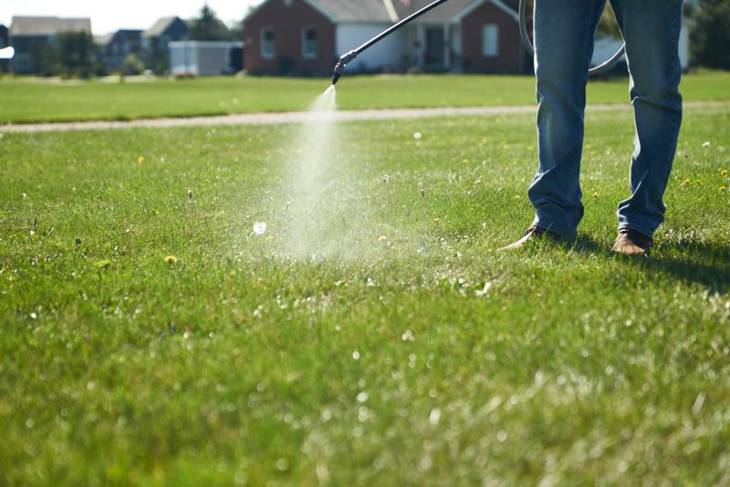 20V Battery Powered Backpack Sprayer Poly adjustable nozzle provides a wide array of spray patterns.