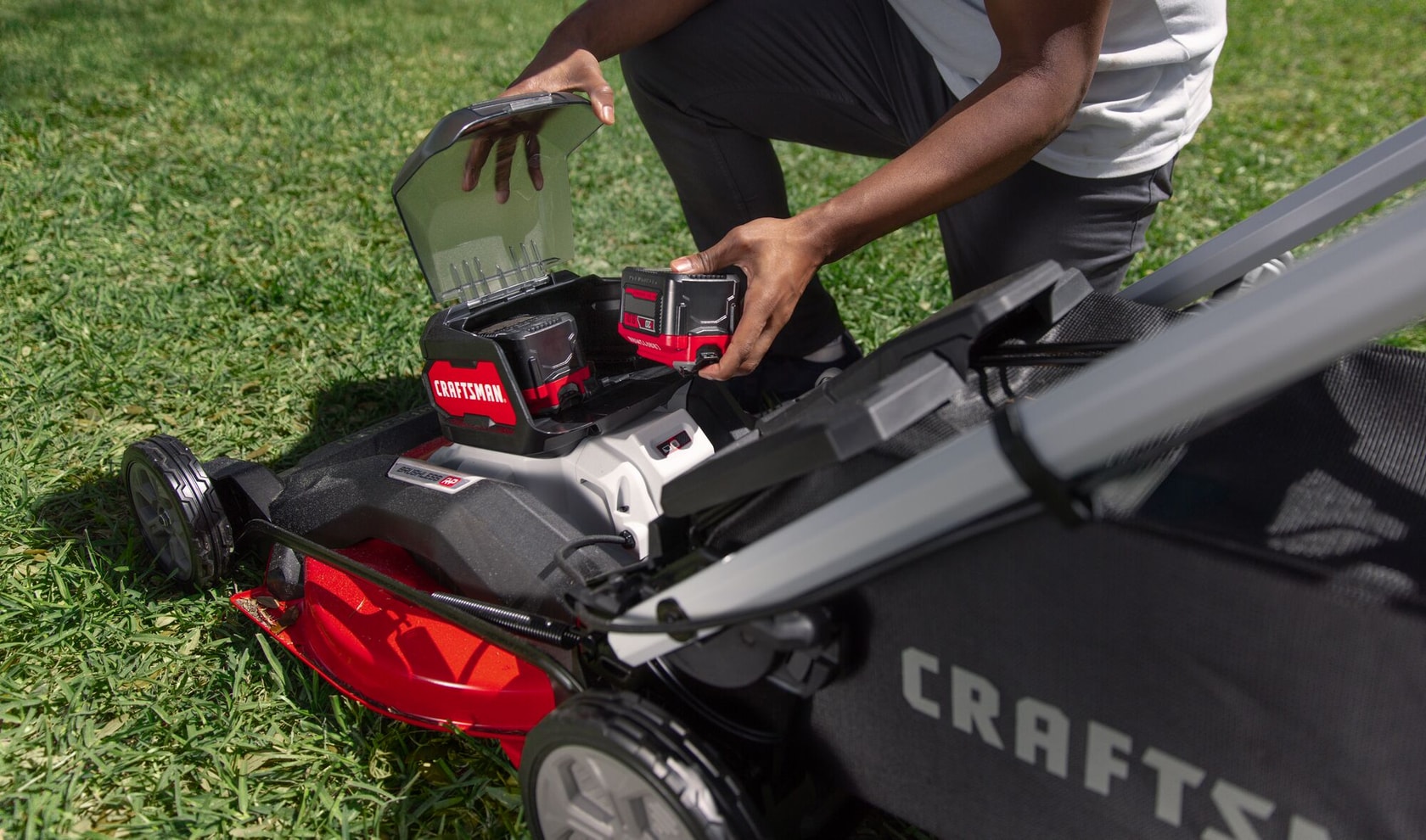 CRAFTSMAN 2xV20* BRUSHLESS RP™ Lawn Mower in use